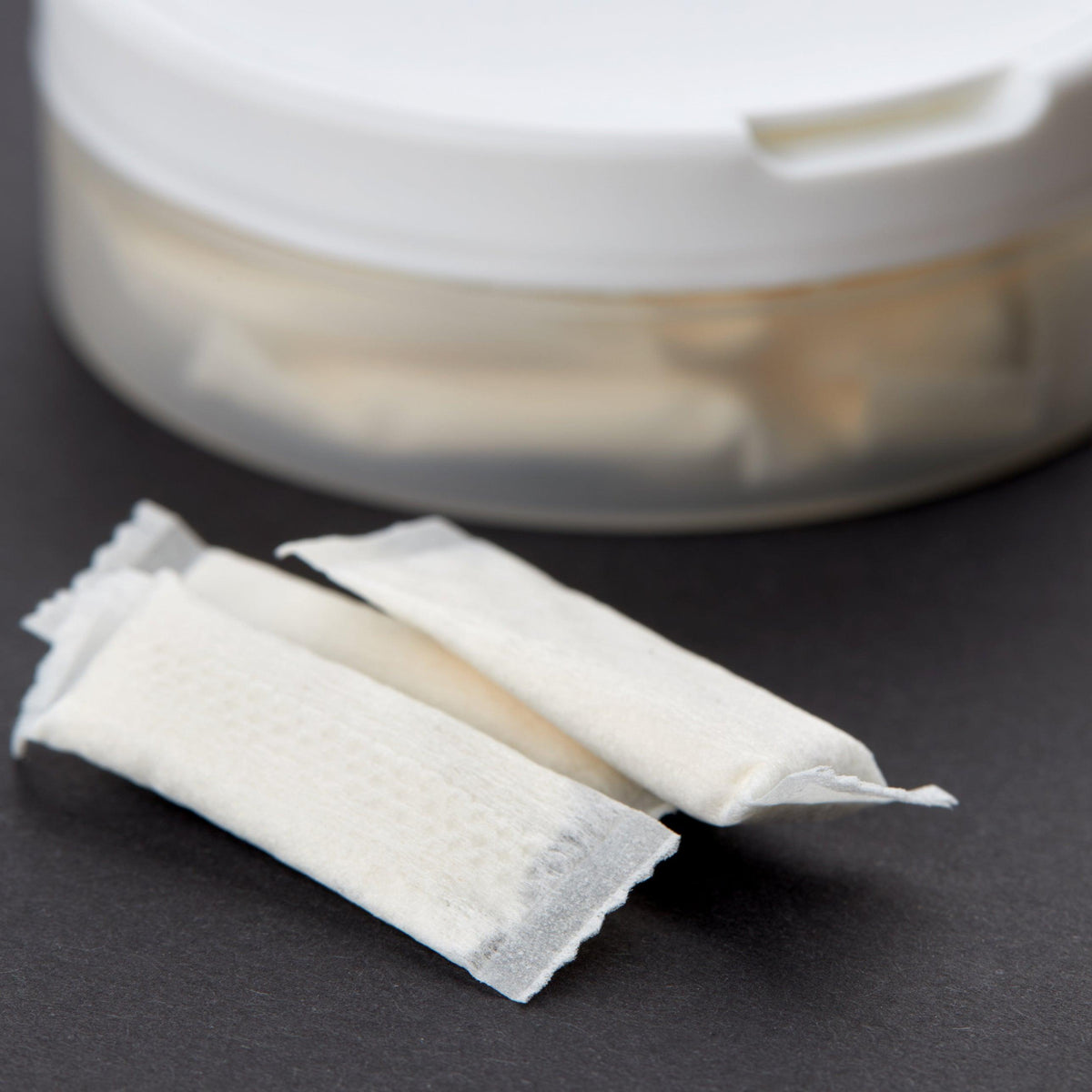 Snus Using Using Snus & Nicotine Pouches - A Beginner's Guide | VapeGlobe